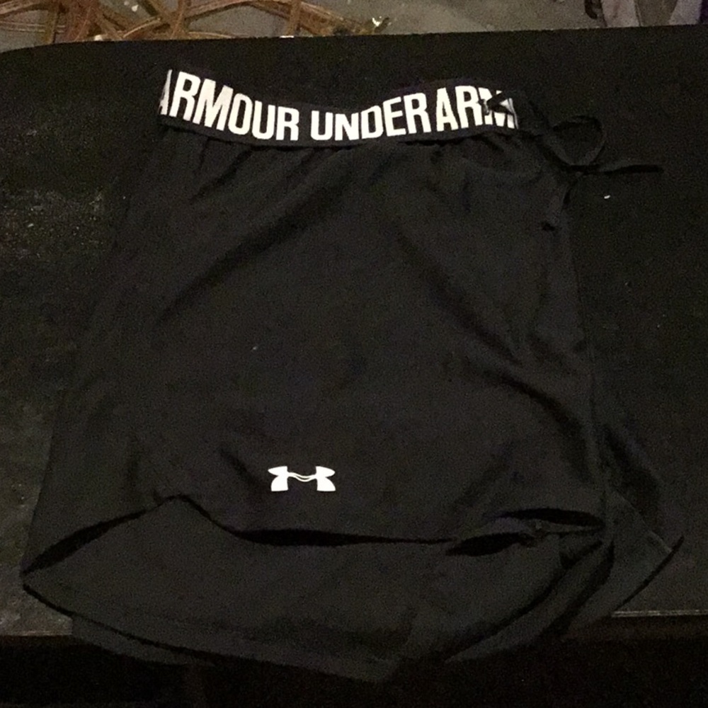 black underarmour shorts